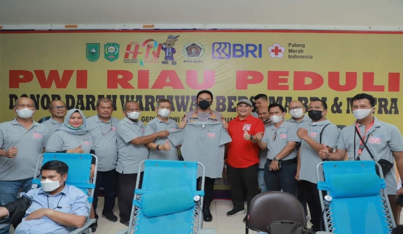 Dihadiri Dua Jendral dan Prajurit, Donor Darah PWI Riau Kumpulkan 101 Kantong