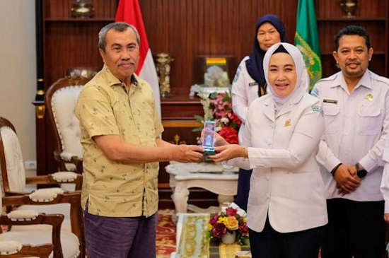 Gubernur Riau Dapat Apresiasi Kepala BMKG Riau - Pekanbaruexpress