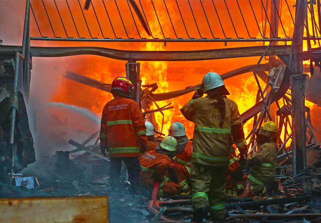 Gedung Kemendagri Terbakar, Sepuluh mobil Damkar Dikerahkan 