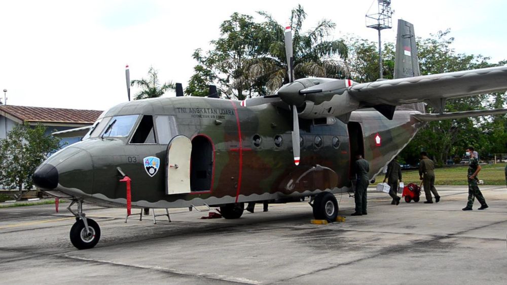 Bantu Penanganan Karhutla 9 Ton Garam Disemai di Langit Pesisir Riau