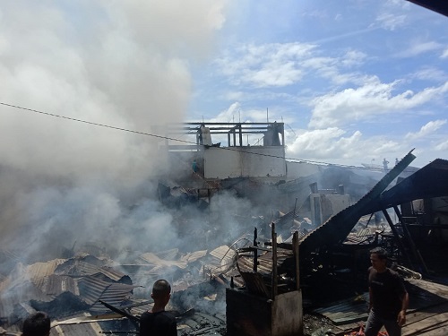 Delapan Rumah dan Kios di Sialang Panjang Tembilahan HabisTerbakar
