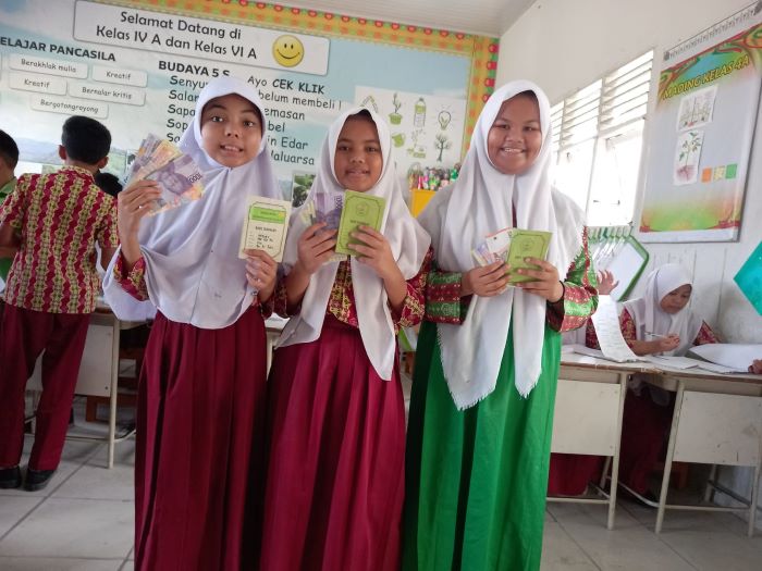 'Bank Jatah' PHR Ajak Siswa SD Nabung Minyak Jelantah - Pekanbaruexpress