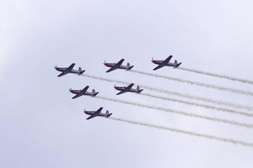 Tim Jupiter Aerobatik Unjuk Kebolehan di Lanud Rsn Pekanbaru - Pekanbaruexpress