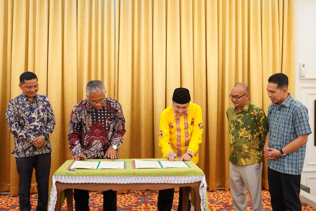 Pemprov Riau Jalin Kerja Sama dengan UTP Malaysia, Ini Kata Gubri - Pekanbaruexpress