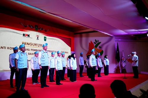 Gubernur Riau Lantik Pengurus Penyuluh Anti Korupsi - Pekanbaruexpress