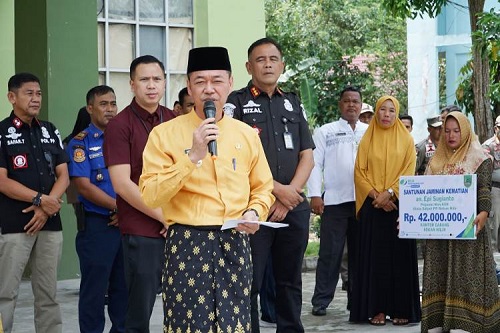 Bupati Serahkan Santunan BPJS ke Almarhum Pegawai Satpol PP