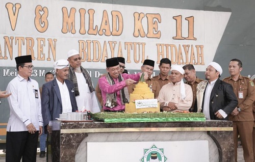 Bupati Hadiri Wisuda dan Milad Ponpes Bidayatul Hidayah