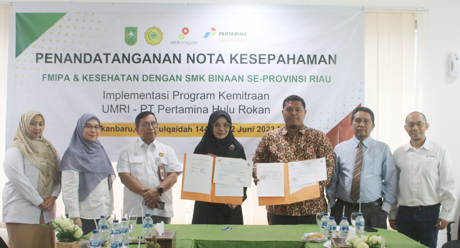 Tingkatkan Kualitas SDM Riau, PHR-UMRI Kolaborasi Pembinaan Sekolah Bidang Kimia - Pekanbaruexpress