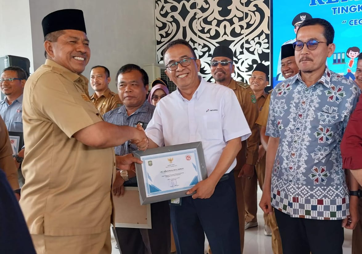 Komitmen Turunkan Angka Stunting, PHR Terima Penghargaan dari Pemkab Siak  - Pekanbaruexpress