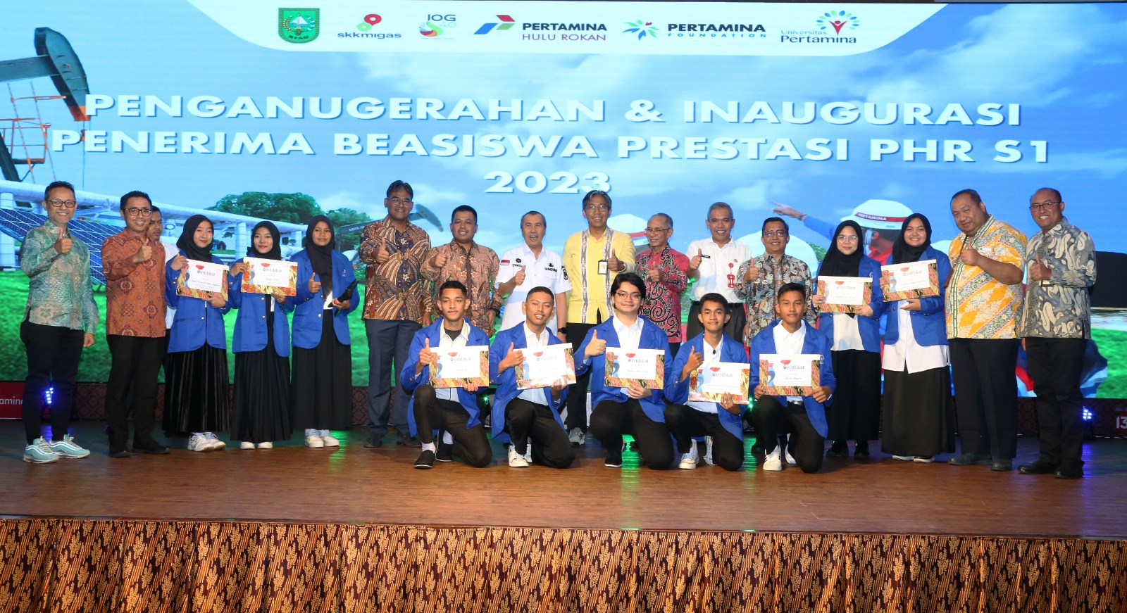 10 Putra-Putri Riau Meraih Beasiswa Penuh PHR Masuk Universitas Pertamina  - Pekanbaruexpress