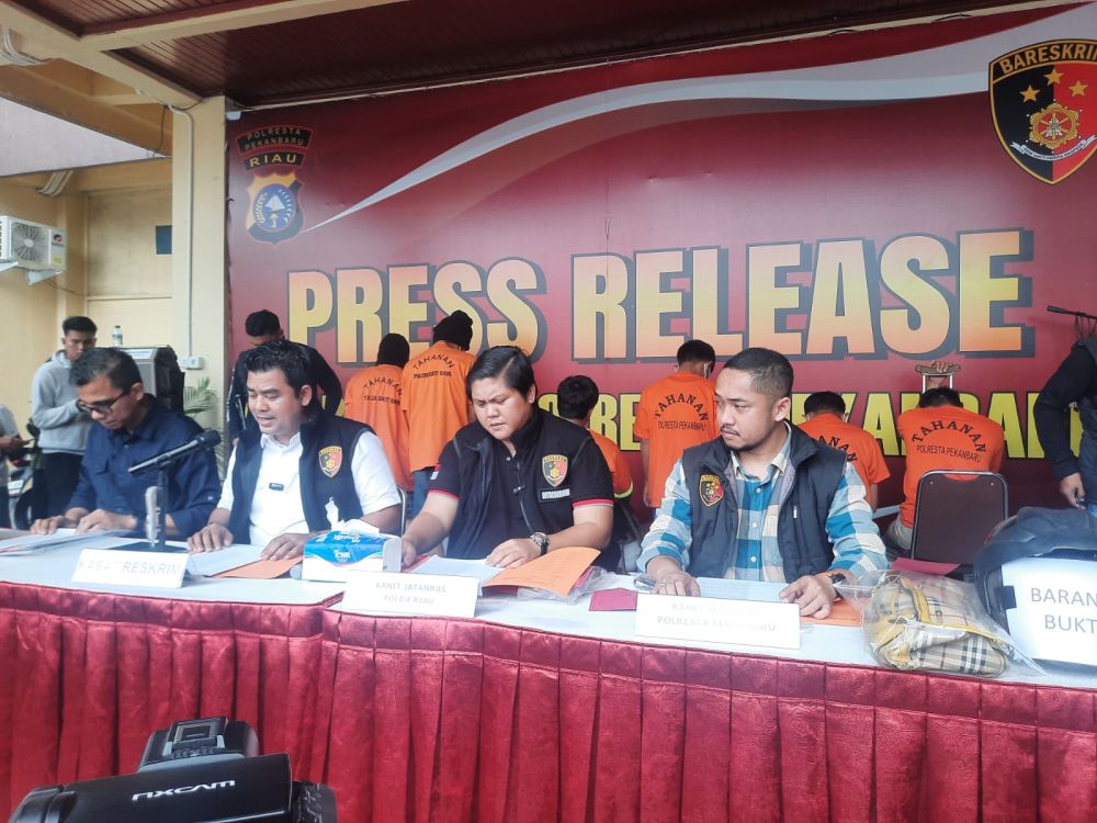 Merampok Nasabah Bank di Pekanbaru, 4 Pelaku Ditangkap Di Sumbar - Pekanbaruexpress