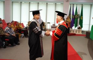 Prof Anas Puri Dikukuhkan Jadi Guru Besar Ke- 14 Bidang Teknik Sipil di UIR