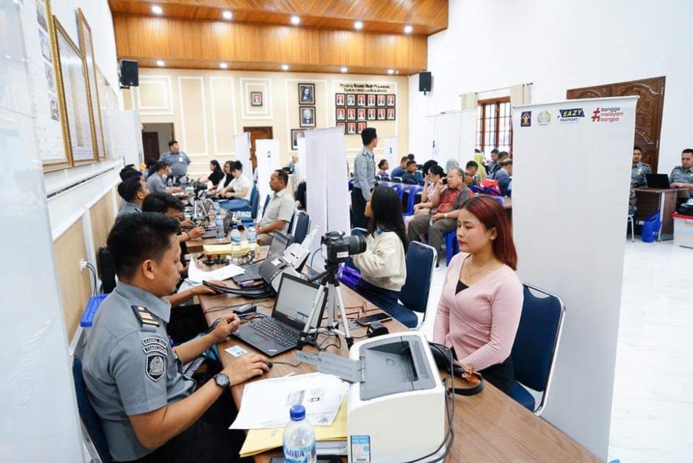 Stafsus Menkumham Tegaskan Paspor Bukan Izin Bekerja