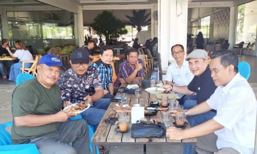 Lezatnya Donat Kampung dan Kambing 33 Rempah di Melawa Premium Batam