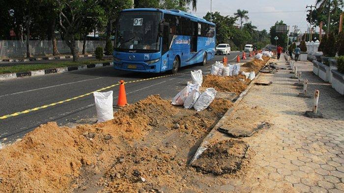 Pengaspal Bekas Galian Asal-asalan, Ulah Kontraktor Ini Bikin Pj Wali Kota Meradang