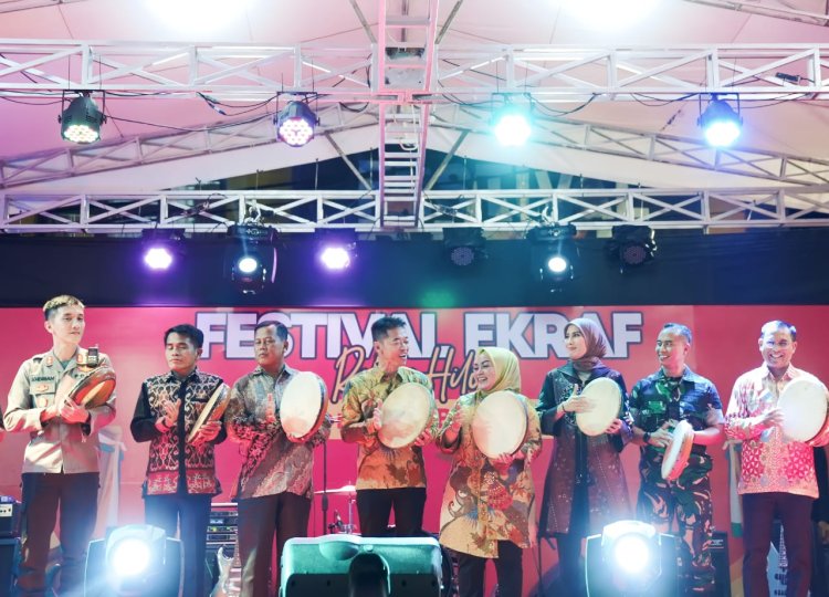 Buka Festival Ekraf Kemilau Bagan, Bupati Rohil Ajak Warga Dukung Kebangkitan UMKM - Pekanbaruexpress