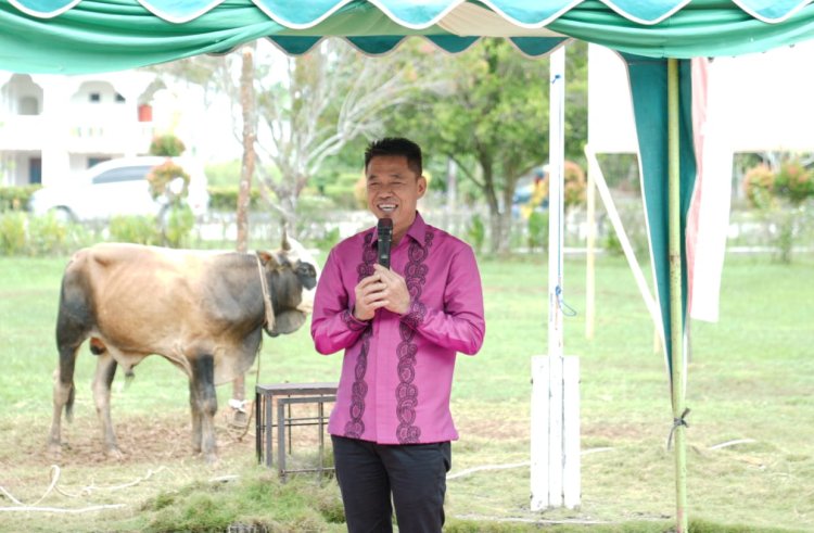 Penyembelihan Hewan Qurban, Afrizal Sintong Minta Tumbuhkan Semangat Kurban - Pekanbaruexpress