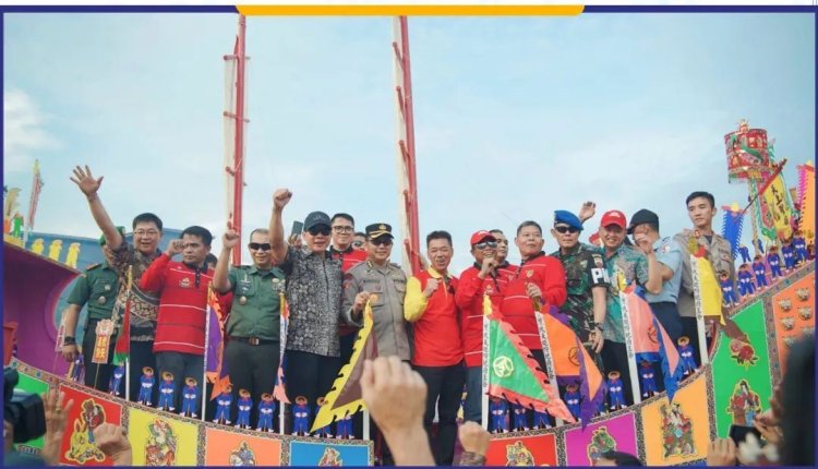 Ritual Kapal Tongkang Rohil Penentu Ekonomi Daerah - Pekanbaruexpress