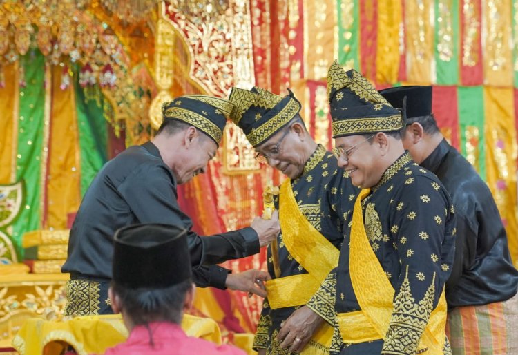 Bupati Rohil Kukuhkan Pengurus MKA dan LAMR - Pekanbaruexpress