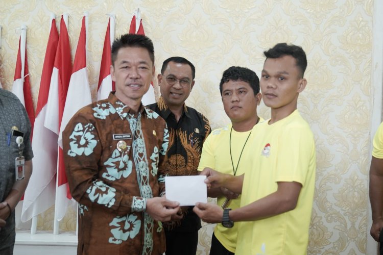 Bupati Rohil Lepas Atlet Wushu Ikuti Selekda Pekan Olahraga Wilayah Riau - Pekanbaruexpress
