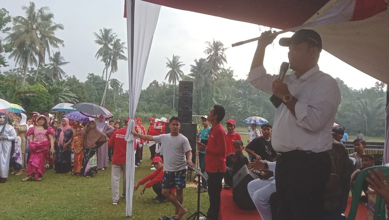 HUT ke-78 RI, Ketua DPRD Kampar M Faisal Buka Festival Akbar Tahunan di Desa Pulau Jambu - Pekanbaruexpress