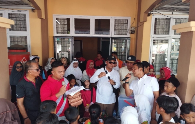 Ketua DPRD Kampar M Faisal Lepas Jalan Santai di Desa Tambang - Pekanbaruexpress