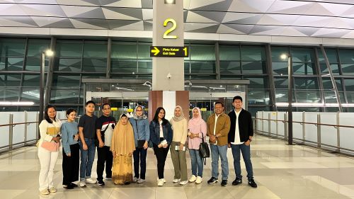 Dua Putri Riau Penerima Beasiswa Prestasi PHR Berangkat ke Amerika Serikat 