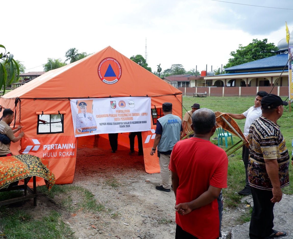 Tanggap Bencana Banjir, PHR Beri Bantuan 3 Tenda Darurat untuk BPBD 