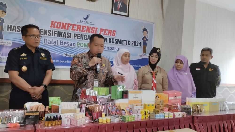 246 Item Kosmetik Ilegal Dimusnahkan Pemiliknya di Kantor BPOM