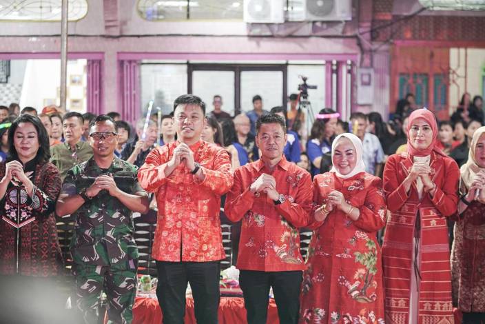 Bupati Rohil Lepas Puluhan Peserta Pawai Lampion Malam Cap Go Meh
