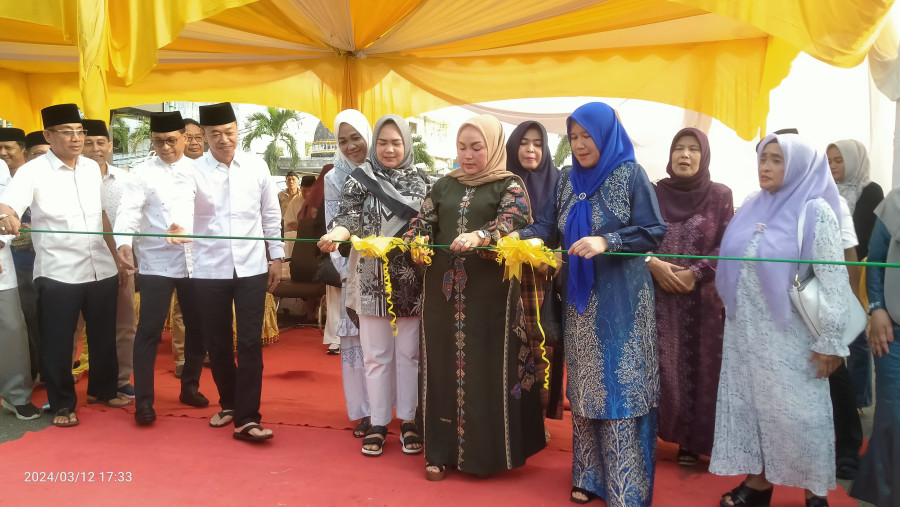 Bupati Rohil Resmikan Pasar Ramadhan 1445 H di Kelurahan Bagan Kota