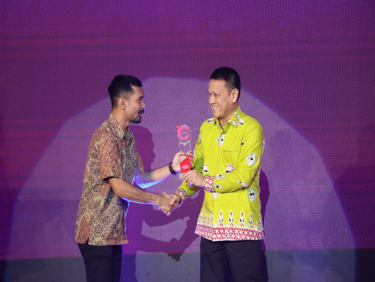 Peduli Stunting, Pj Bupati Kampar Terima Penghargaan Cakaplah Award