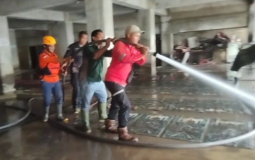 Tanggap,PT Bukit Raya Mudisa Kirimkan Bantuan dan Personil untuk Bencana Alam di Sumbar