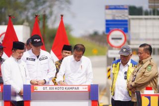 Presiden Jokowi Resmikan Tol Bangkinang - XIII Koto Kampar Bernilai Rp4,8 Triliun