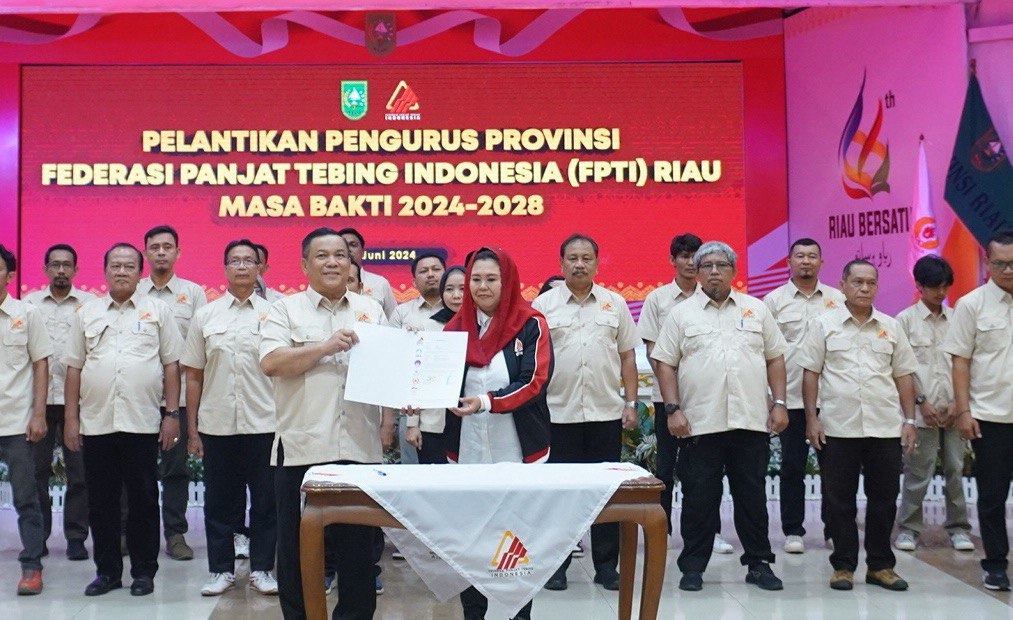 Pj Gubri SF Hariyanto Dilantik Sebagai Ketua FPTI Riau