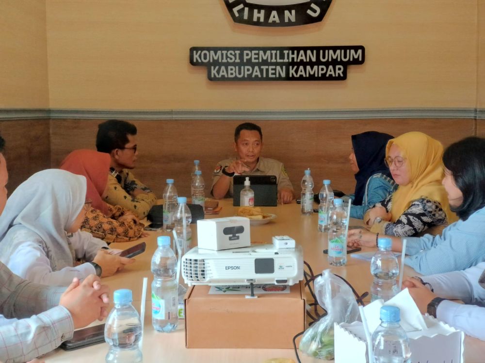 KPU Riau Susun Kebijakan Coklit untuk Pemilih KTP Pekanbaru yang Tinggal di Kampa