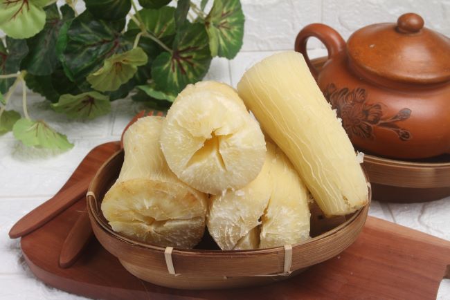 Waspadai,  Makan Singkong Rebus  Bersamaan dengan Makanan Ini