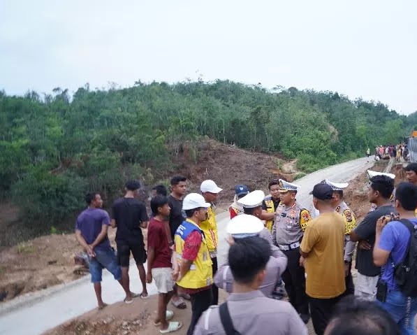 Jalan  Lintas Riau-Sumbar di Desa Tanjung Alai  Kampar Kembali Ditutup