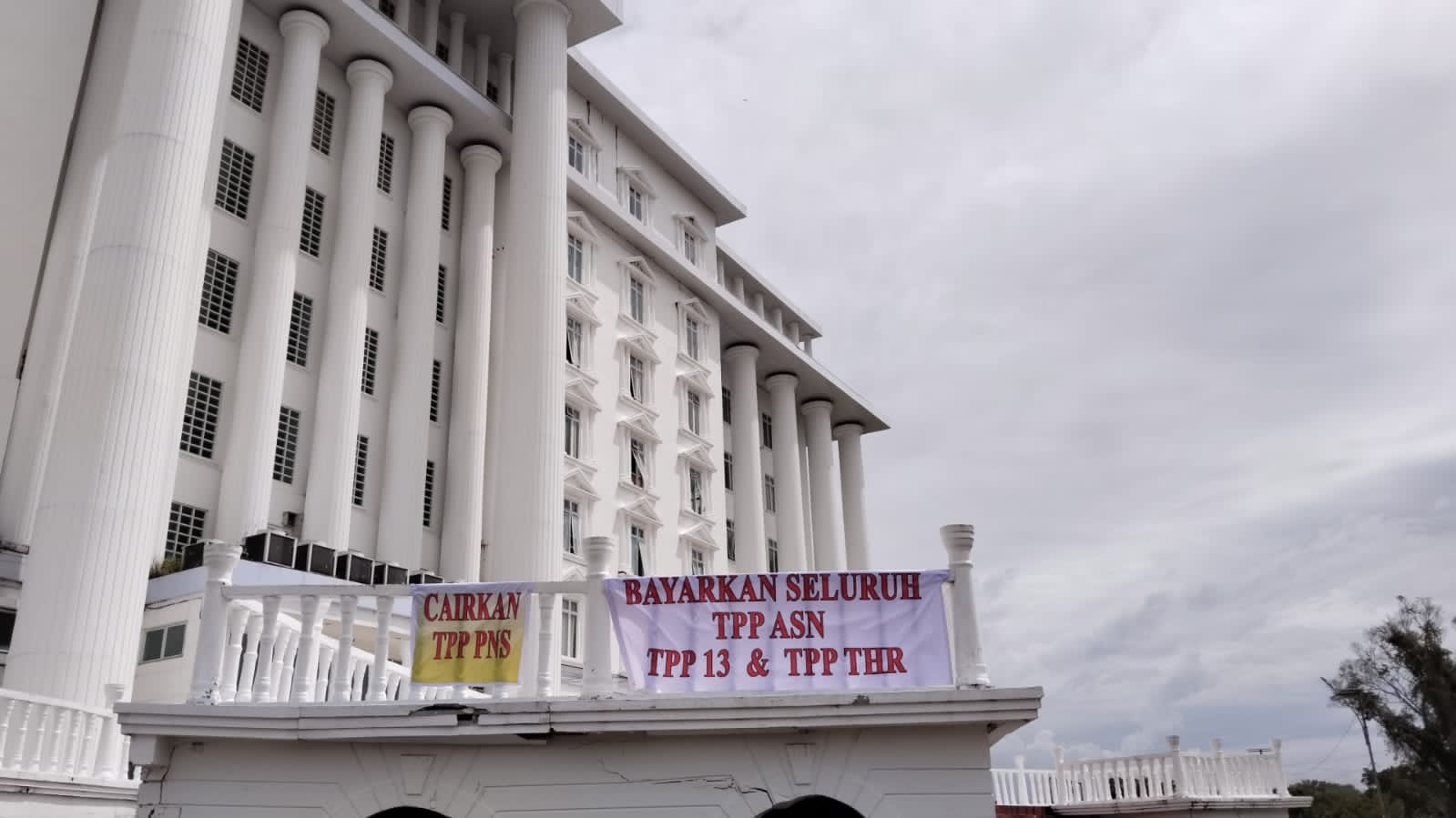 Tak Kunjung Dibayarkan, Gaji dan Honor serta  TPP Pegawai di Pemkab Rohil 