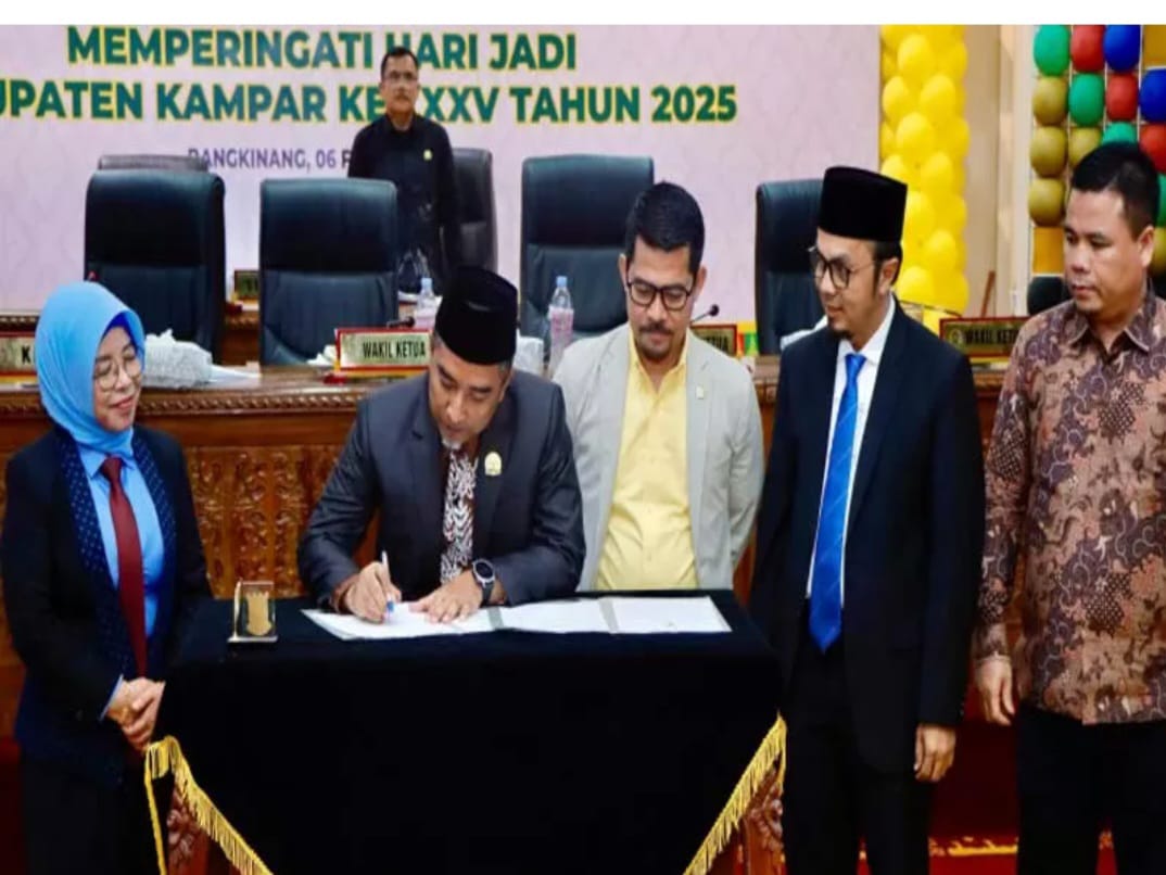 DPRD Kampar Sahkan Penetapan Ahmad Yuzar-Misharti sebagai Bupati-Wabup Kampar 2025-2030
