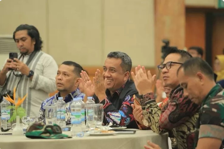 Wakil Ketua DPRD Pekanbaru Tengku Azwendi Hadiri Rapat Penetapan Paslon Terpilih