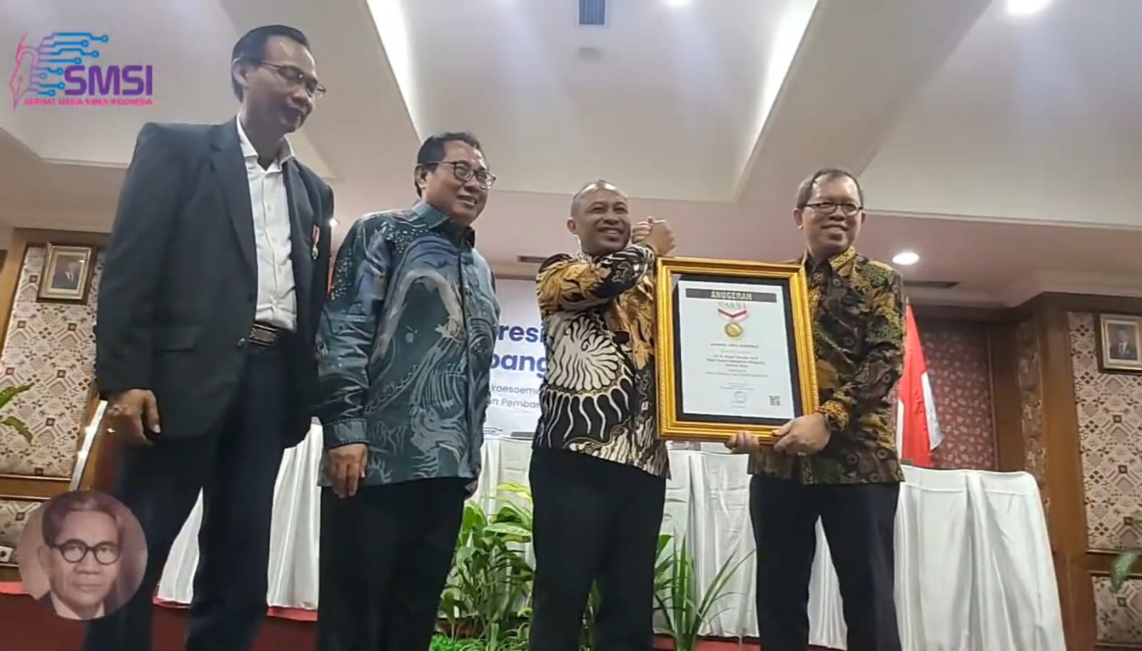 Bagus Santoso dan Afni Terima Penghargaan Anugerah Pers dari SMSI Pusat