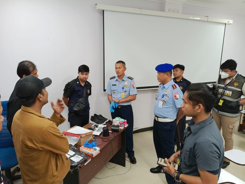 101 Gram Sabu & 100 Butir Ekstasi Disita di Bandara SSK II Pekanbaru