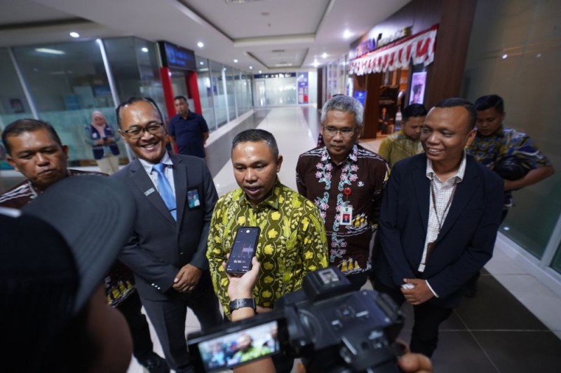 Gubernur Riau Tinjau Bandara SSK II Pekanbaru, Bahas Relokasi dan Jadikan Riau Hub Penerbangan Sumatera
