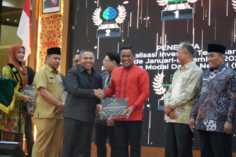Kabupaten Pelalawan Raih Terbaik I Penyumbang Investasi Terbesar se-Riau Tahun 2024