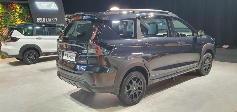 Suzuki XL7 Alpha Kuro Hybrid 2025: Tampil Makin Gagah dengan Sentuhan Hitam