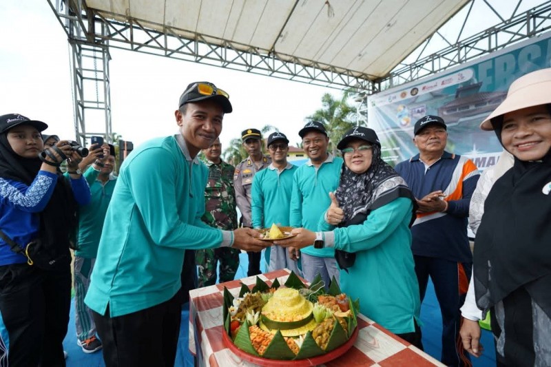 Gelar Rumah Rakyat Perdana, Bupati Afni  Dengar Langsung Curhat Warga