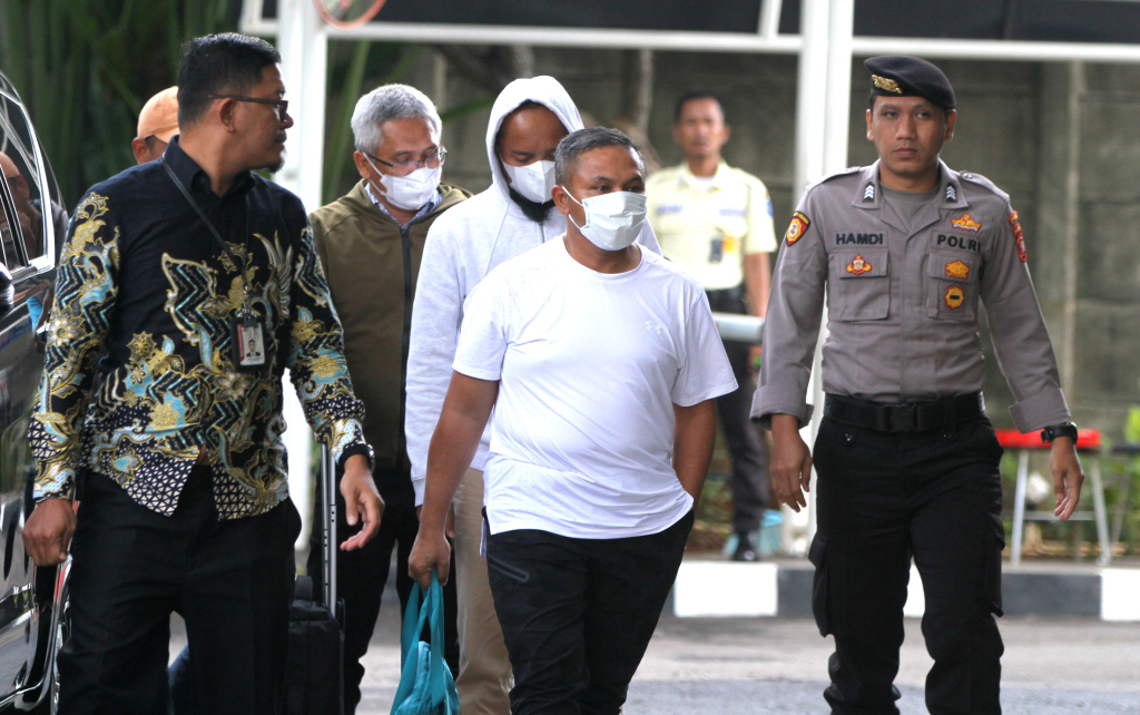 Gubernur Riau Abdul Wahid Tiba di KPK, Langsung Jalani Pemeriksaan Usai OTT di Pekanbaru