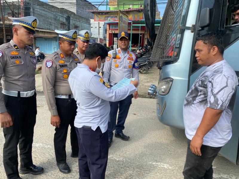 Operasi Lilin Lancang Kuning 2025, Satlantas Polres Pelalawan Laksanakan Ramp Check Kendaraan 