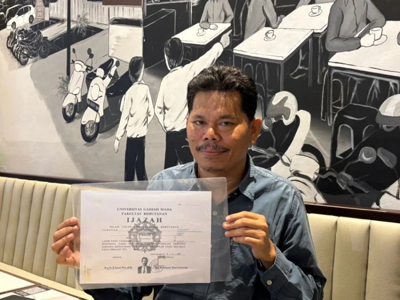 Terbongkar! 9 Data di Ijazah Jokowi Diminta Dibuka ke Publik